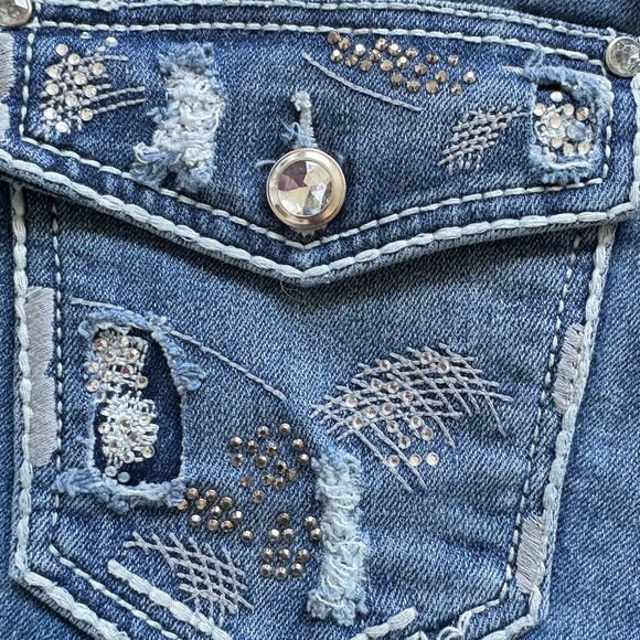 CATO Woman’s Size 4 Blue Embellished Pockets Low Rise Denim - Picture 3 of 6